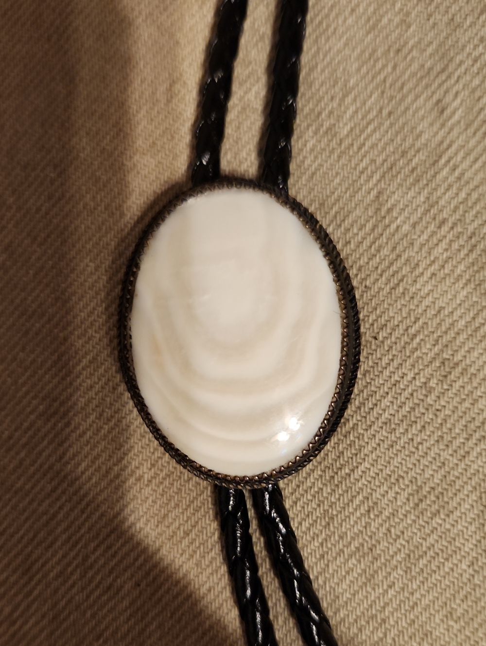 White Agate Oval Bolo Tie Necklace
